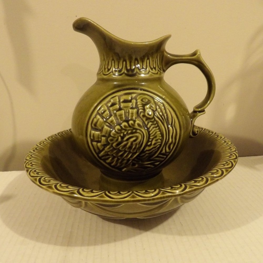 + Vintage McCoy Pottery Pitcher Bowl Basin Set 1968 USA #7516 Avocado Green